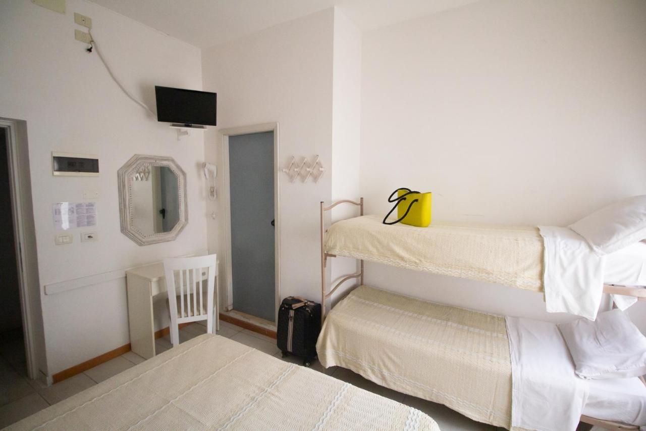 Hotel Morri Bellaria-Igea Marina Bagian luar foto