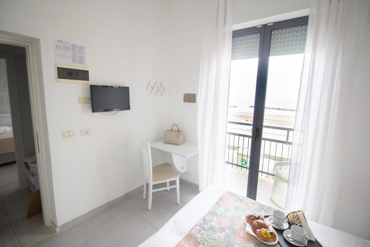 Hotel Morri Bellaria-Igea Marina Bagian luar foto